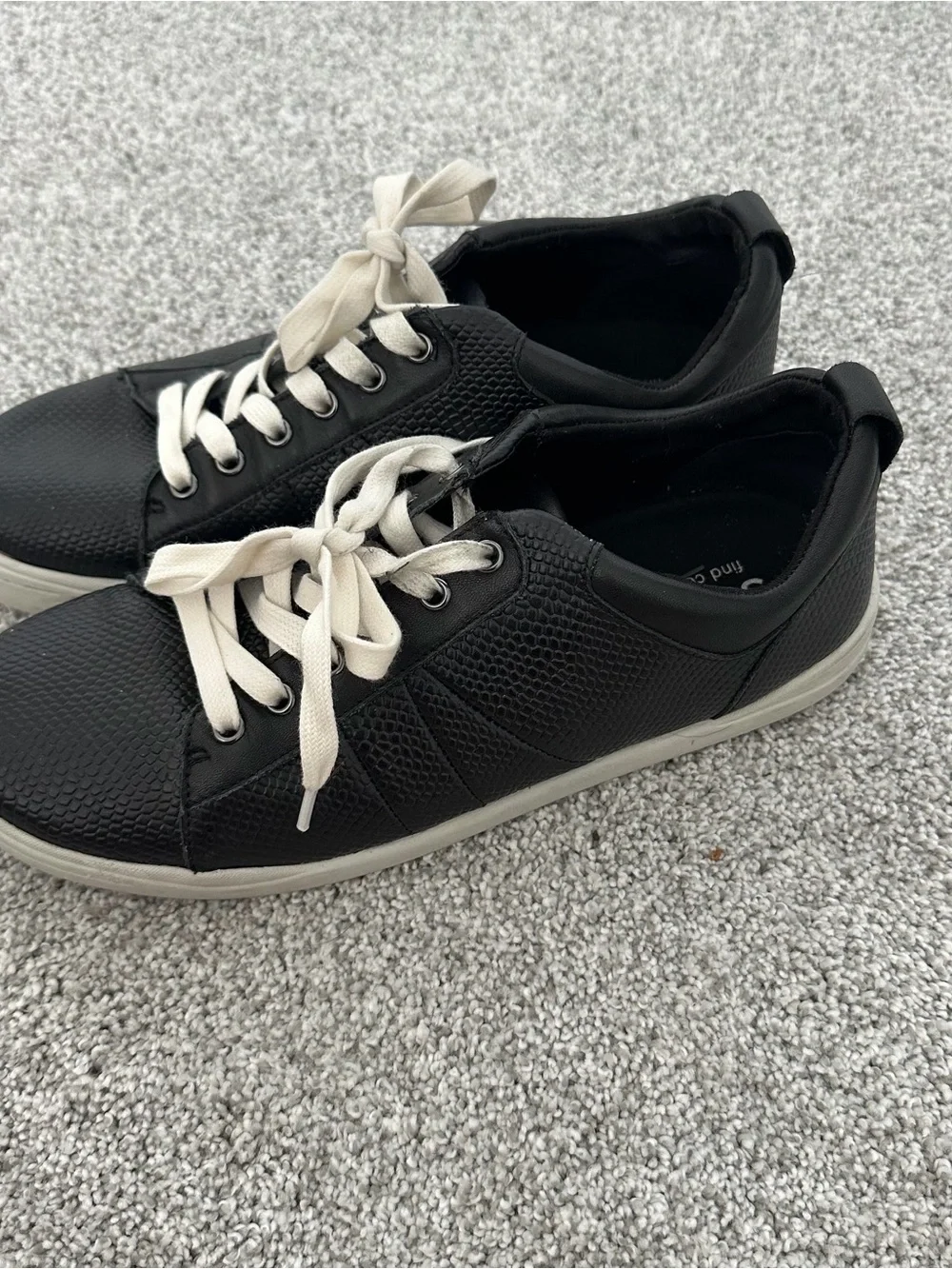 Softwalk Black Sneakers Women’s Size 9 Tennis Shoes